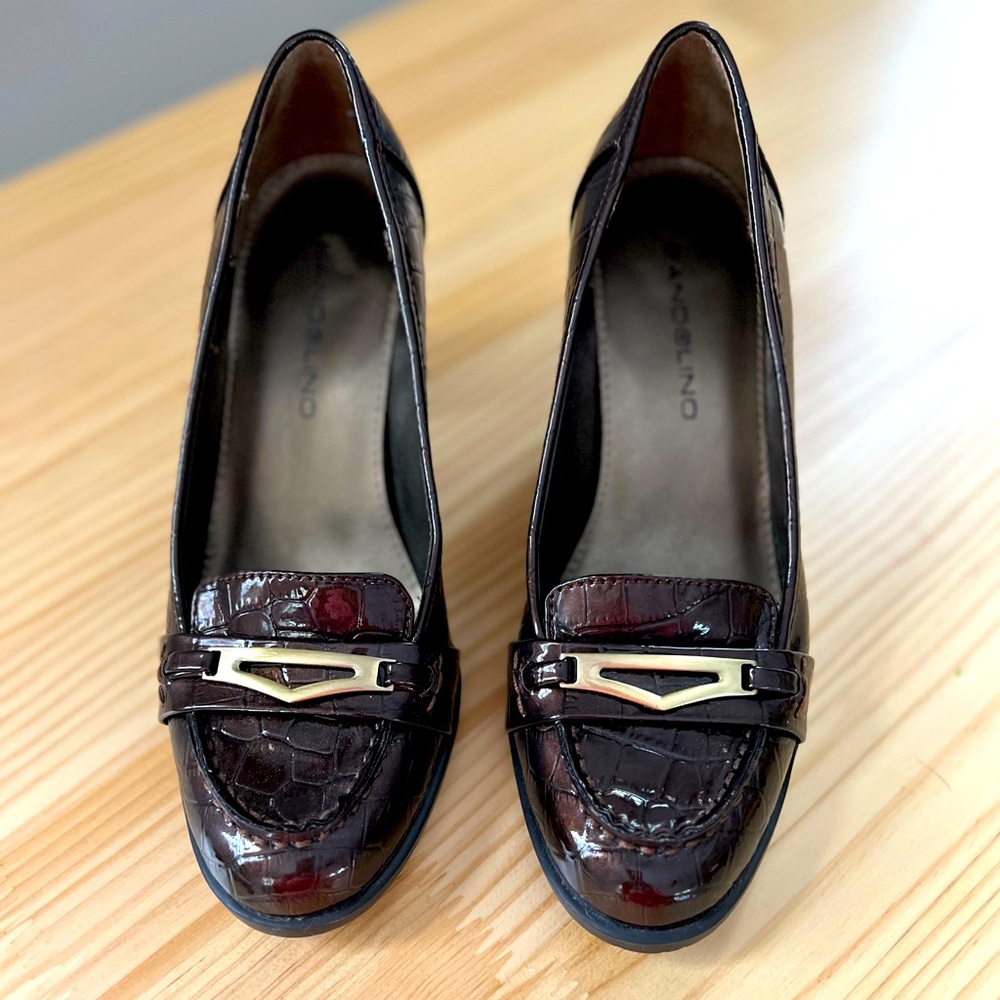 Bandolino Brown patent leather heels 6.5